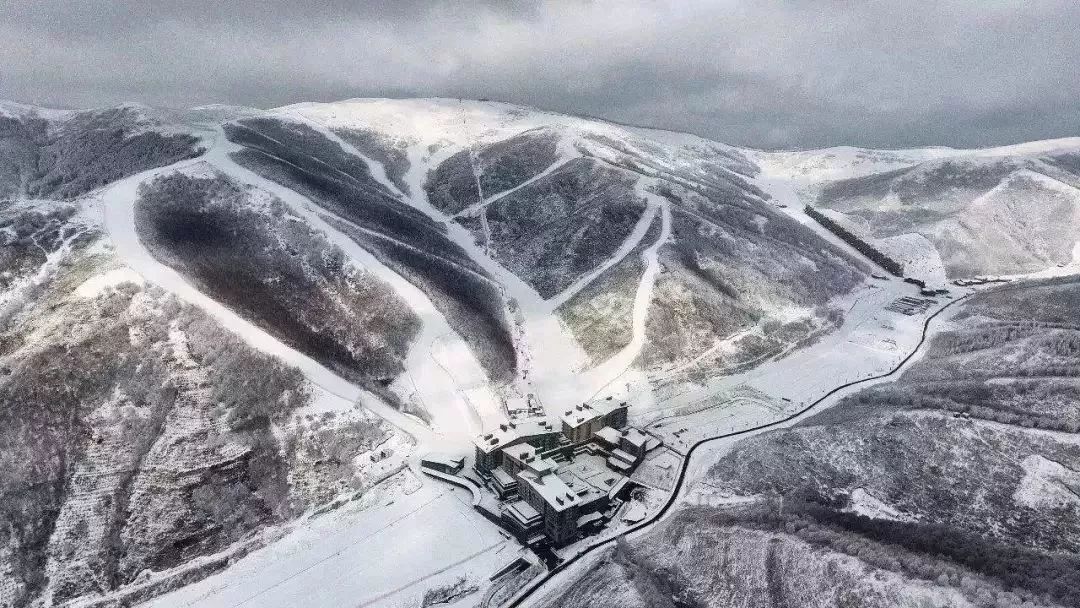 张家口各个滑雪场票价,张家口滑雪场是天然雪还是人造雪