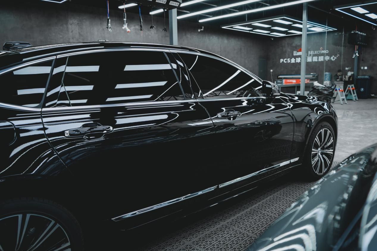 新车是镀晶好还是隐形车衣好,新车隐形车衣镀晶危害