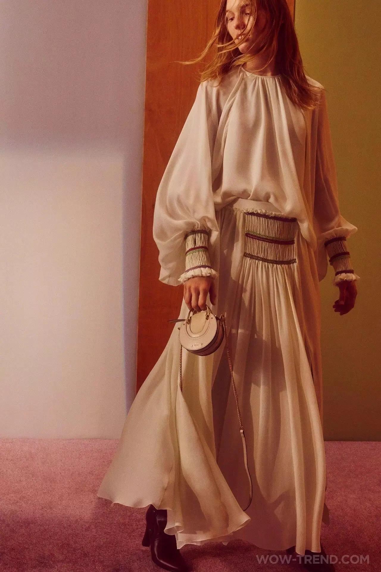 「这几款袖型」让明星们暗暗较劲最后品牌火了