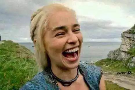 肖战与孟美岐不和？还是表情管理没到位！