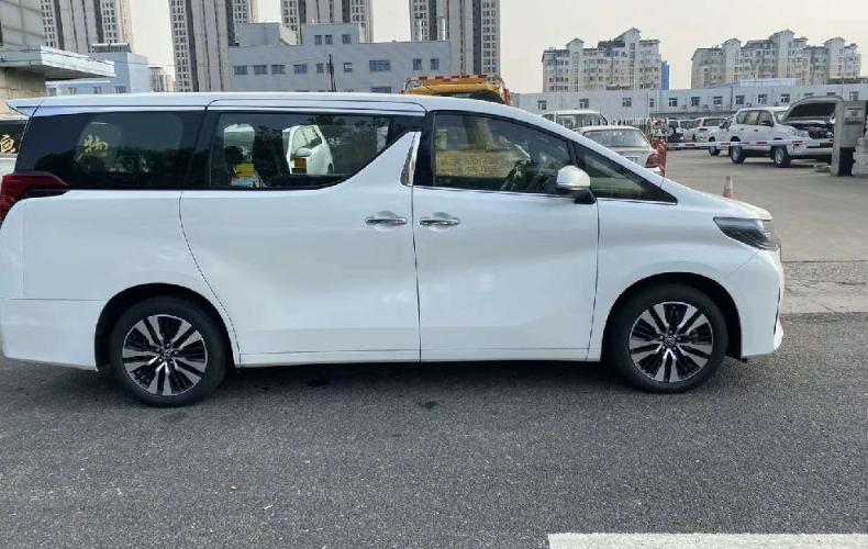 奶茶店的葡萄汁一般卖多少钱 (奶茶店鲜榨果汁一般都卖多少钱)