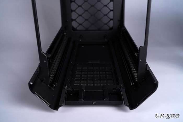 安钛克CUBEDRAK装机展示，11700+ROGB560-G+3080TI