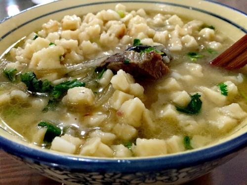 和我在西安街头走一走歌名,推荐一下西安正宗小吃一条街