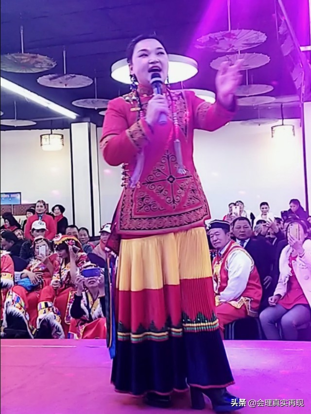 四川会理几百人涌向龙腾小区，小区人真好奇，到底发生啥事了？