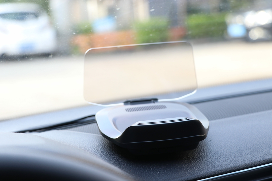 萝卜汽车智能hud,抬头显示hud和车萝卜哪个好