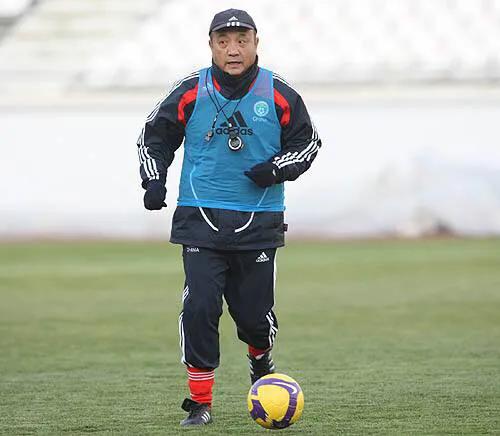 殷铁生足球视频,殷铁生山东足球视频