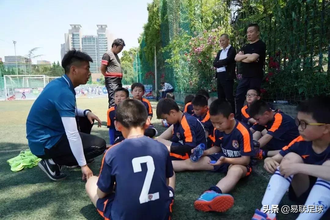 易联梯队训练赛,西安暑假易联足球培训班青少年