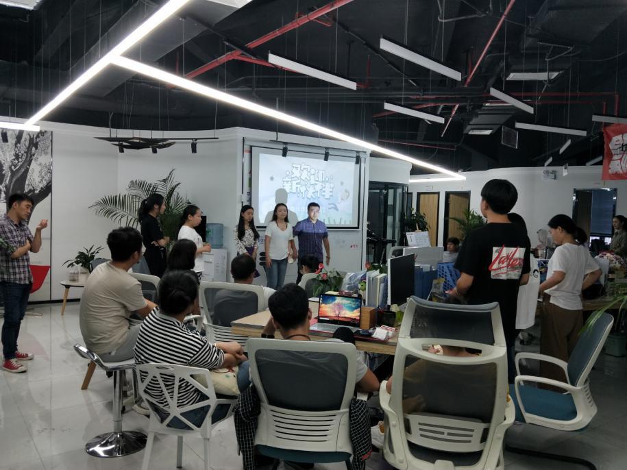 从草根创业者到ceo励志人生,90后草根逆袭ceo