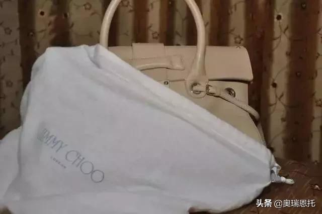 怎样保养包包更有光泽度,真皮包包怎么保养不会开裂