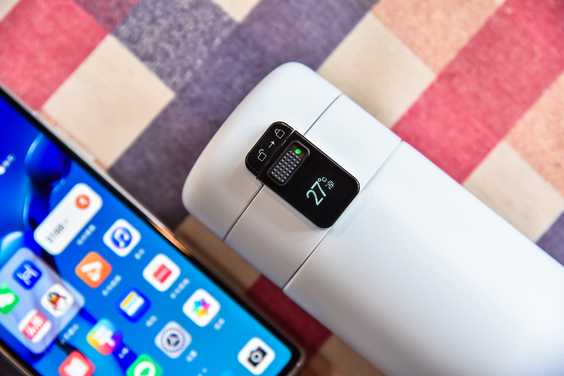 保温杯也智能?喝水这事从此告别妈妈唠叨!哈尔斯智能水杯体验