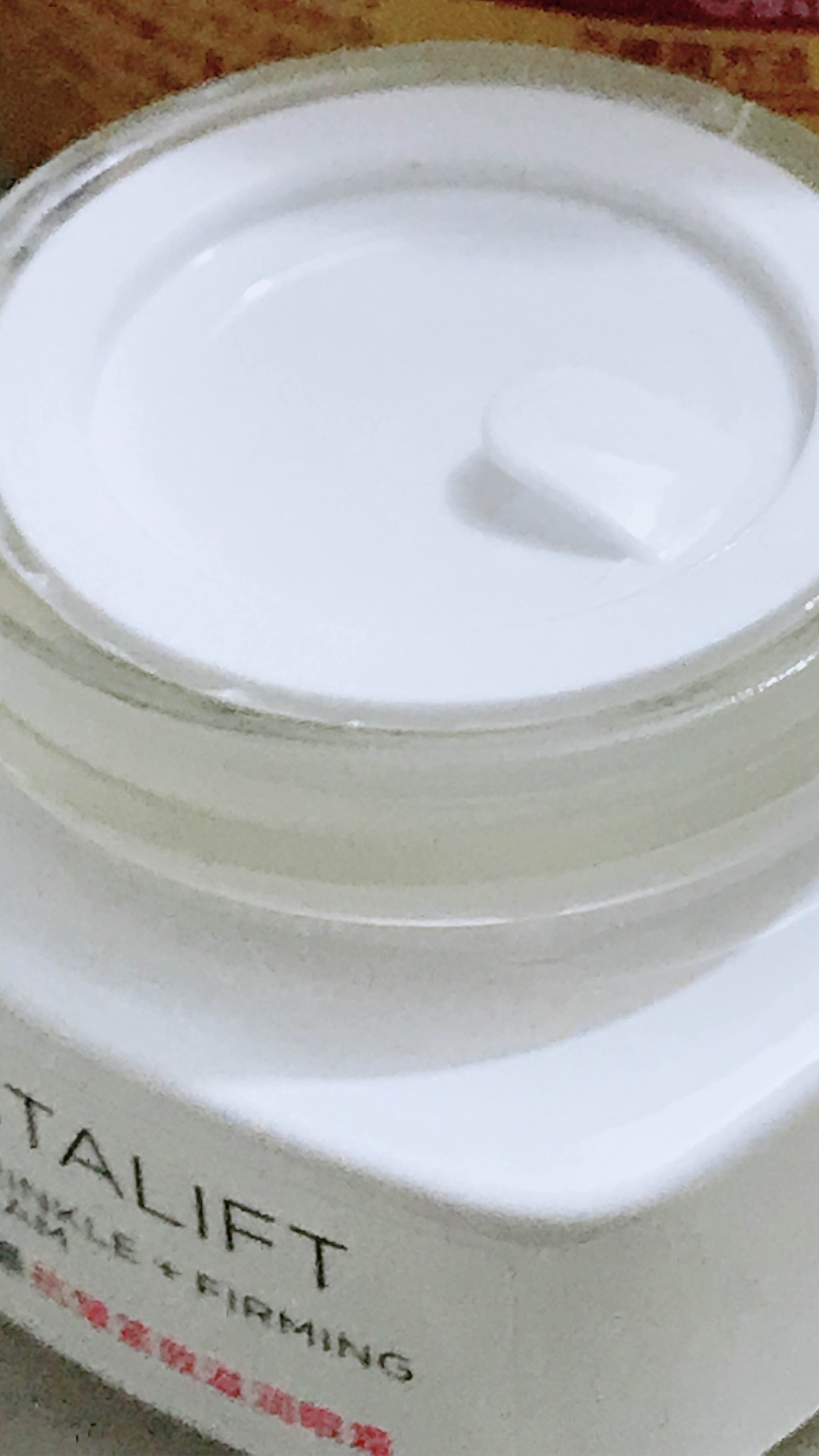 欧莱雅抗皱眼霜适合多大年龄,欧莱雅适合熟龄肌肤抗皱的系列