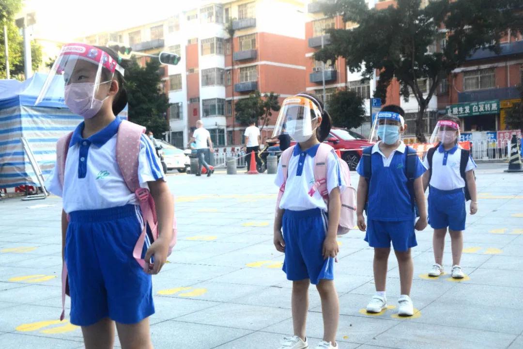 情满校园爱心传递活动幼儿园,情满校园爱心传递