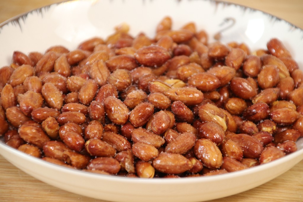 油炸花生米，万万不要直接炸了，多加这一步，不糊，放几天不返潮