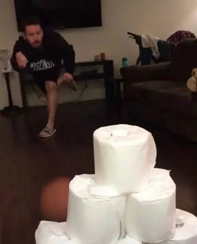 一卷纸换一双AJ，在美帝拥有纸巾的人有多“嚣张”