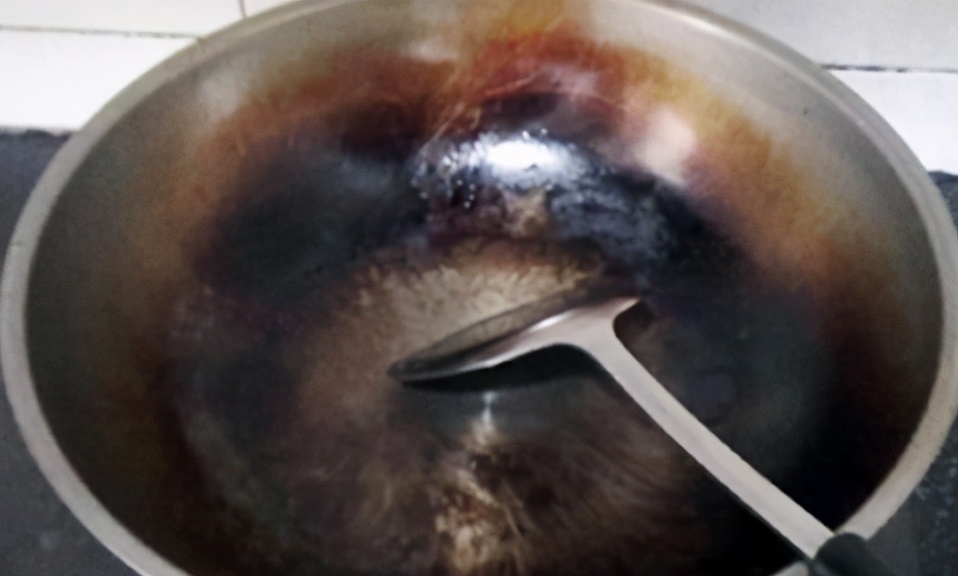 不粘锅生锈了怎么永久不生锈,生锈的铁锅这样做不粘锅不生锈