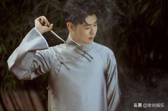 张云雷拿国难抖包袱,活动被暂停,艺先立德,粉丝没有借口洗白了