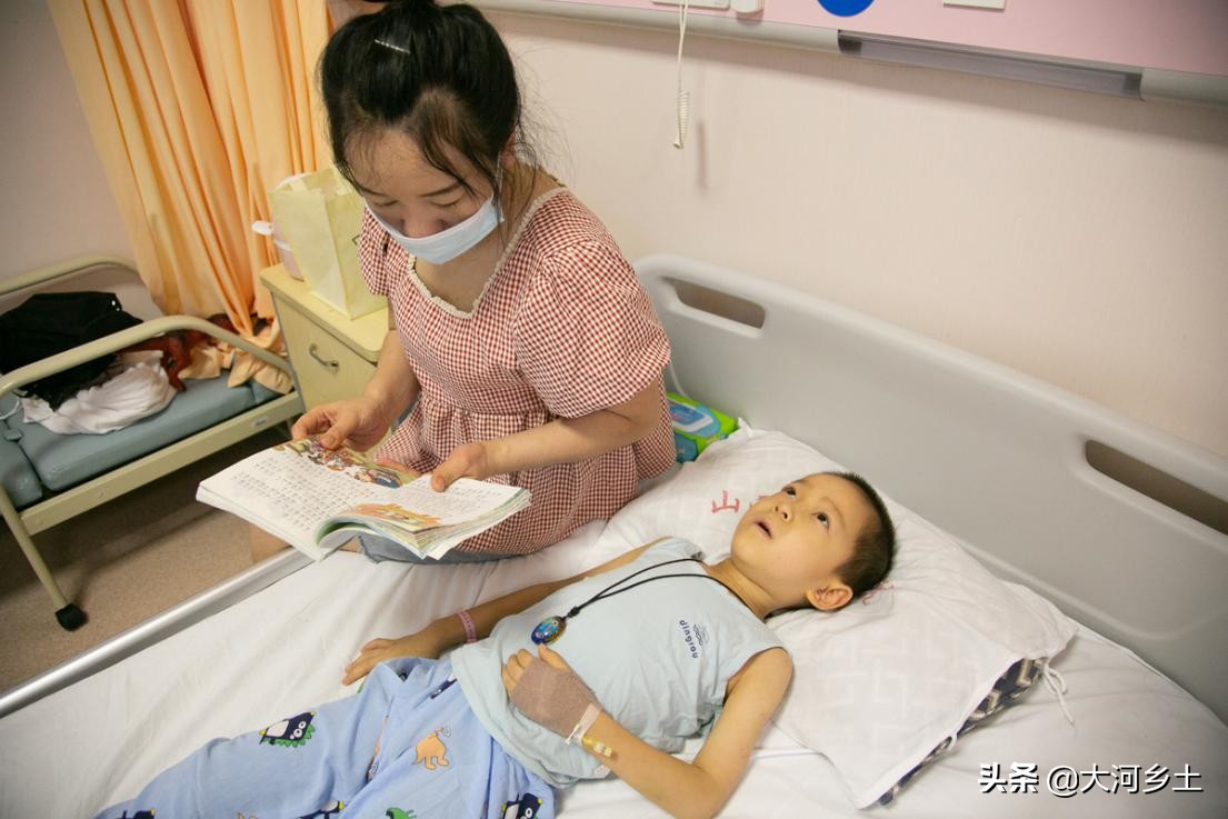 男童右眼失明,男童失明