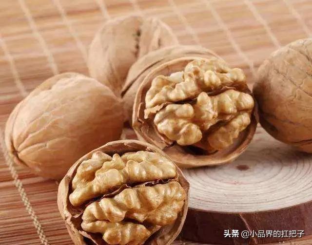 剥核桃皮的省力快速的方法,核桃难剥有什么好办法