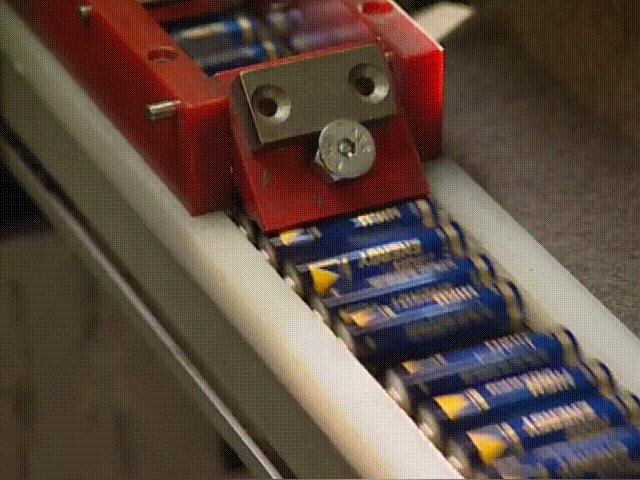 干电池由什么材料做成,电池聚能环优缺点