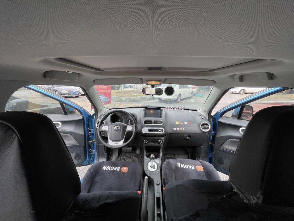 5年后再次坐上这辆MG3，眼角有泪，把酒当歌