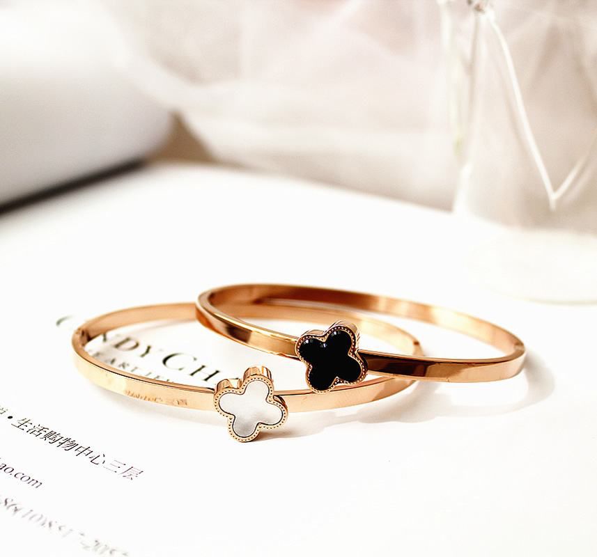 潘多拉又丑又贵为什么有人买,多少价格的潘多拉才是真的