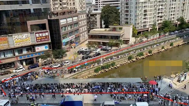 只为一杯奶茶排队七小时,为一杯奶茶拼命