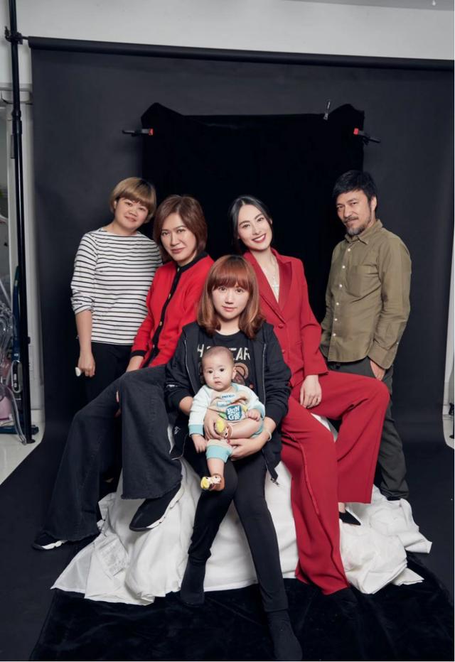 皮肤黑黄的女生穿什么颜色好看,颜值高的女人发色