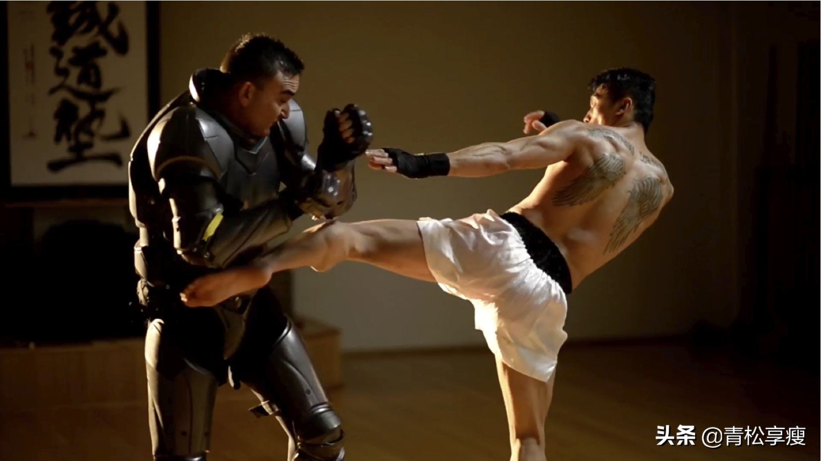 泰拳扫踢如何有穿透力,泰拳十大残酷低扫腿