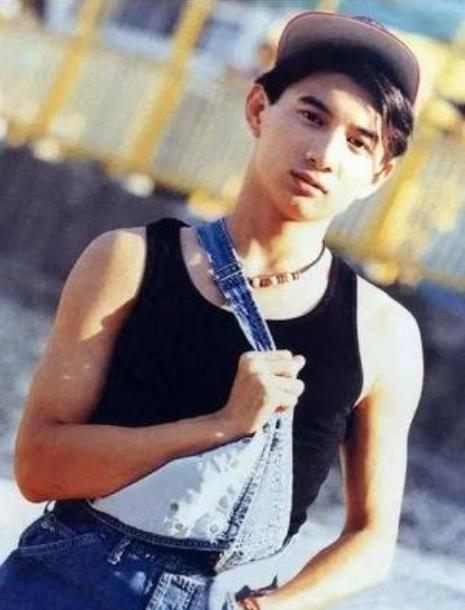 被全家吸血的明星,被父母吸血的明星去世