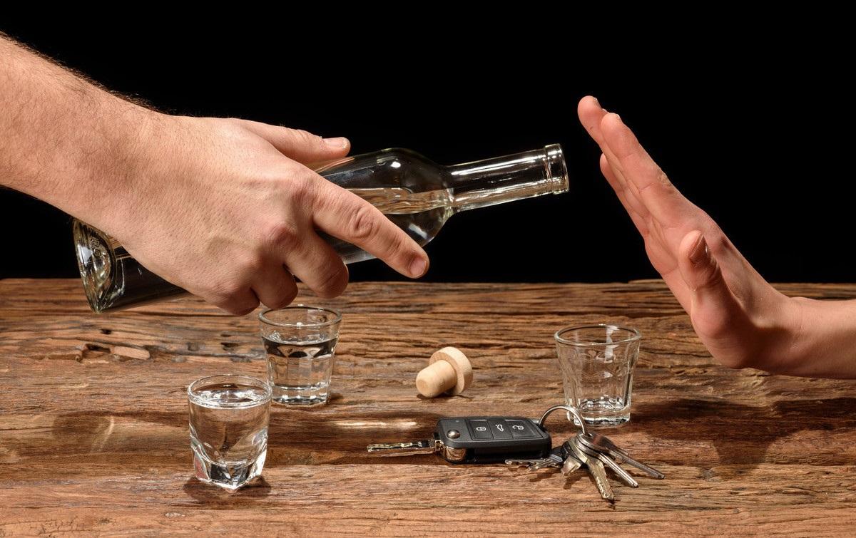 醉酒喝可乐有用吗,醉酒喝碳酸饮料好吗