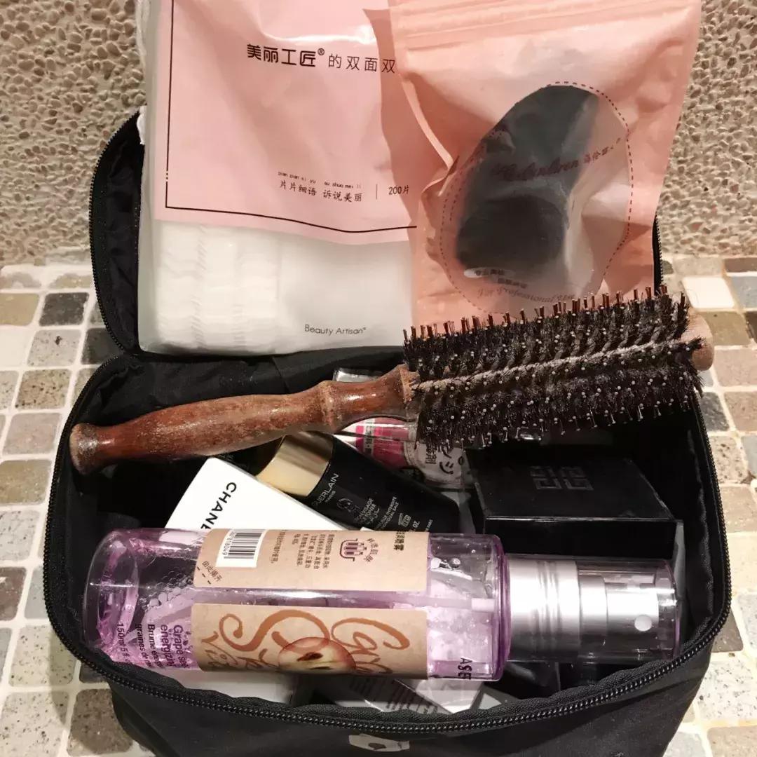 突击检查包里都装什么,突击检查化妆品包包