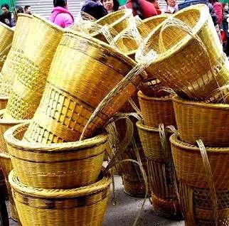 原创散文:鄂西乡村,山路崎岖,人们练就了一身背的功夫