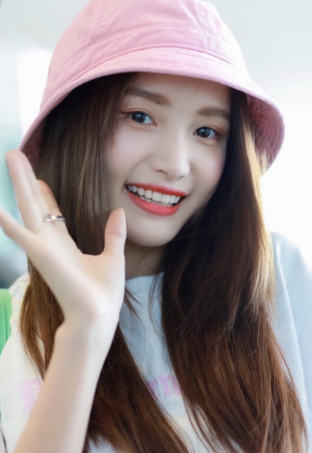 林小宅机场造型图片,林小宅现身公主裙