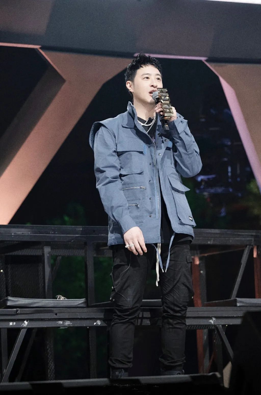 潘玮柏同款着迷粉色外套,潘玮柏大衣