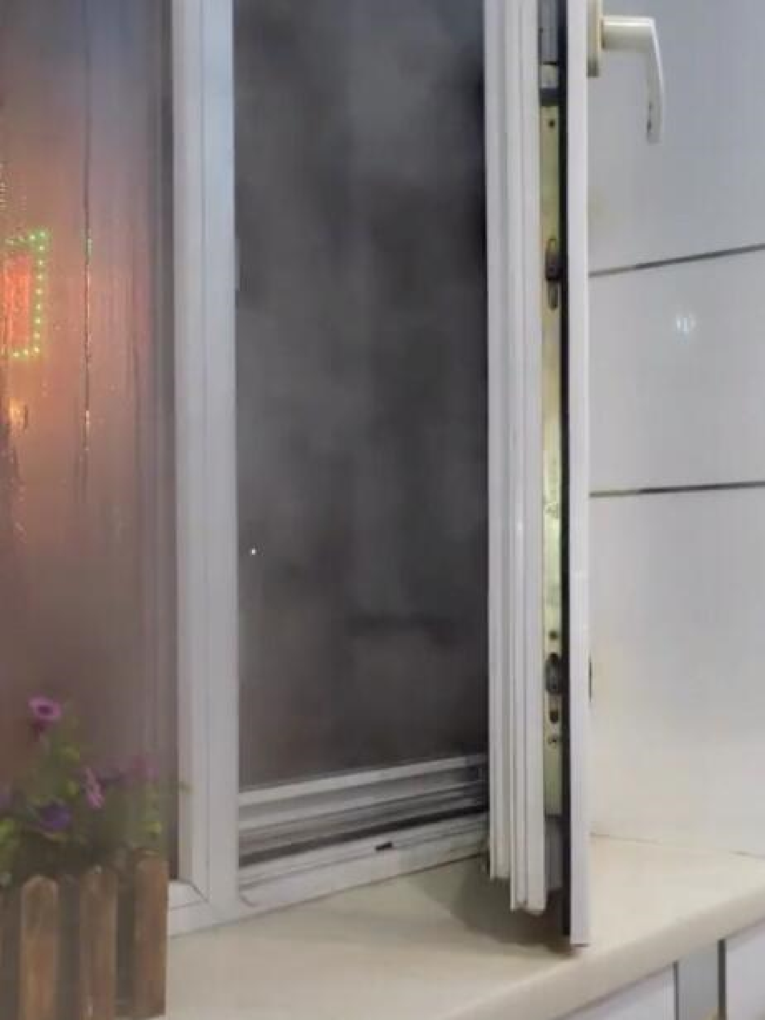 零下十几度的天气,孕妇却把窗户都打开,丈夫得知原因鼻头泛酸