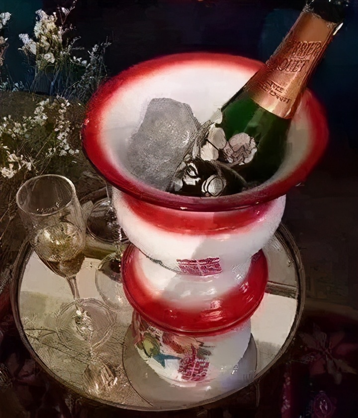 痰盂变果篮,痰盂被人玩出了新花样