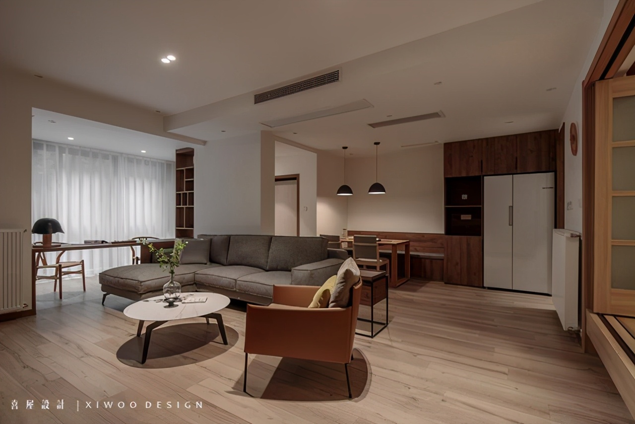 胡桃木简约搭配清新自然返璞归真,一进去就让人舒适的家