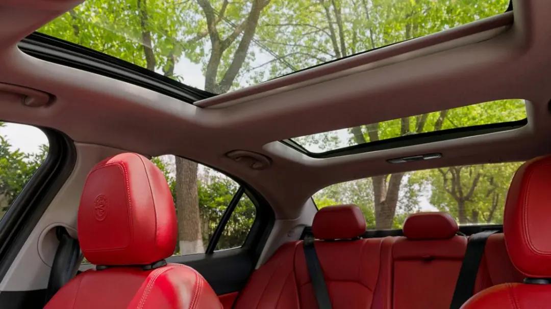 意大利风情满载的阿尔法罗密欧Giulia，还有个名字叫做“勇气”