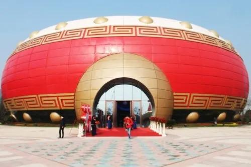 许家印建的最好看的大楼,许家印全球化造型