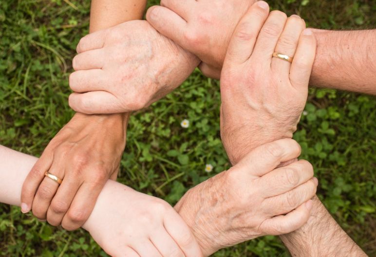 浜虹殑涓冨紶淇濆崟鍥剧墖,棣欐腐浜哄潎淇濆崟鐪熷疄闈㈢洰