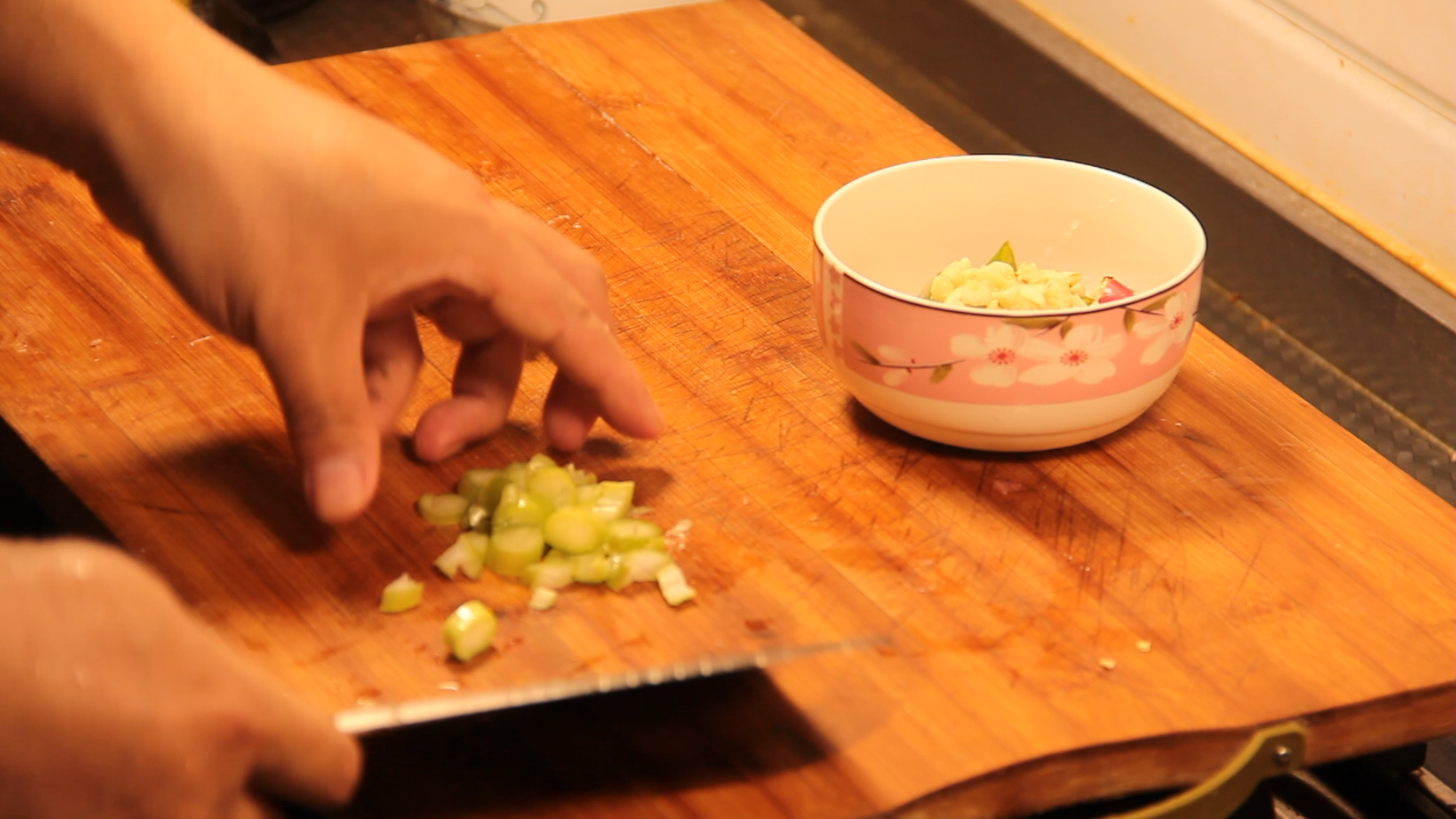 粉皮肉最简单的做法,肉末蒜焖粉皮最简单的做法