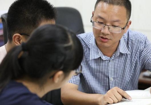 不讲武德的谐音,谐音梗夸英语老师