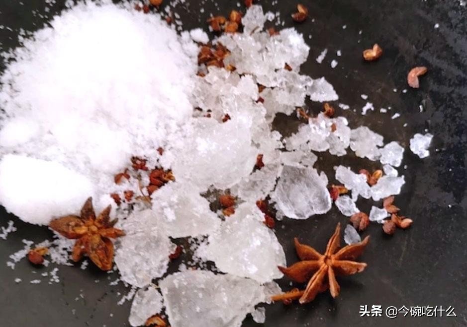 风味独特的四川泡菜制作及养护法，见证一坛传家泡菜的诞生