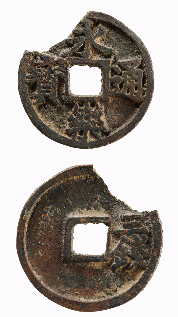 “是以白金之为币长也”：元宝如何战胜纸钞和铜钱