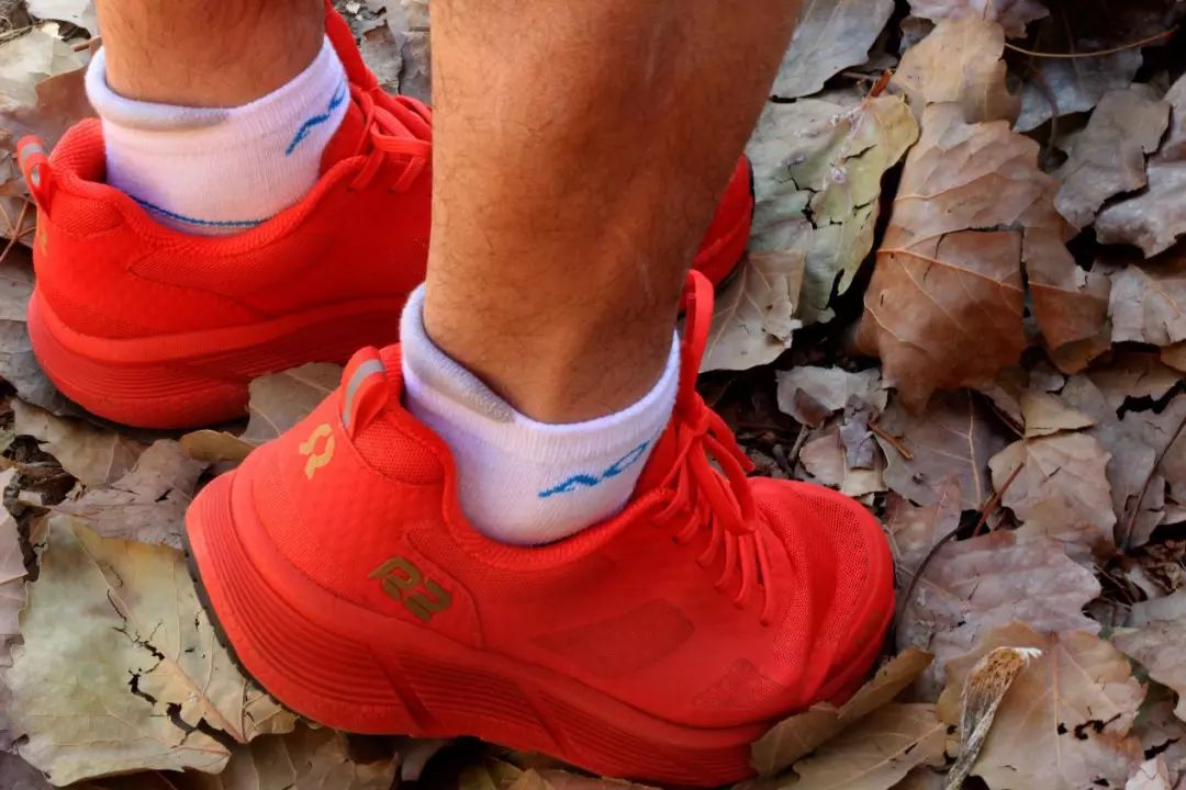 长距离跑步首选,为你的跑步增色:R2赤道LSD跑鞋评测