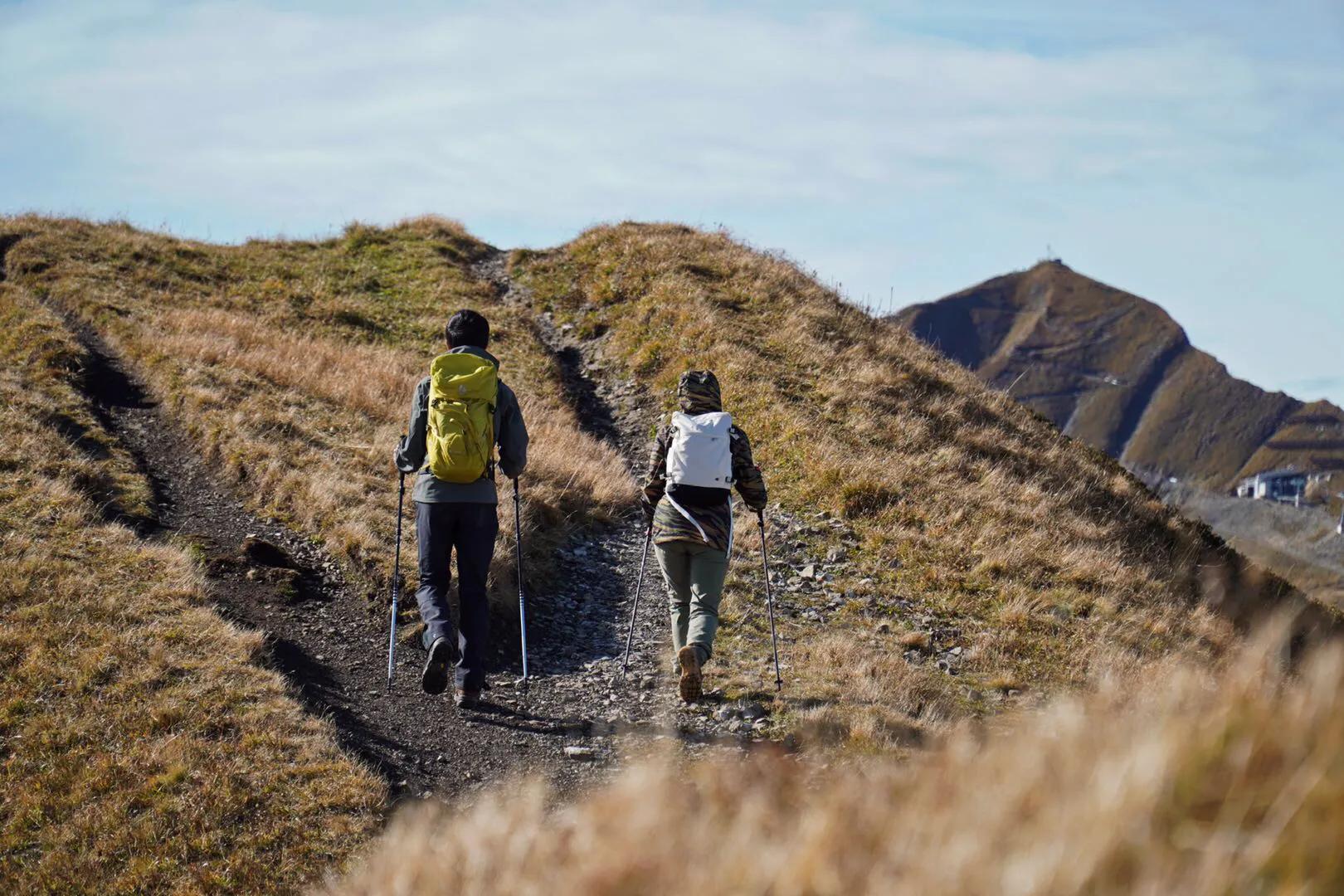 瑞士少女峰旅游详细攻略,四姑娘山徒步路线免费推荐