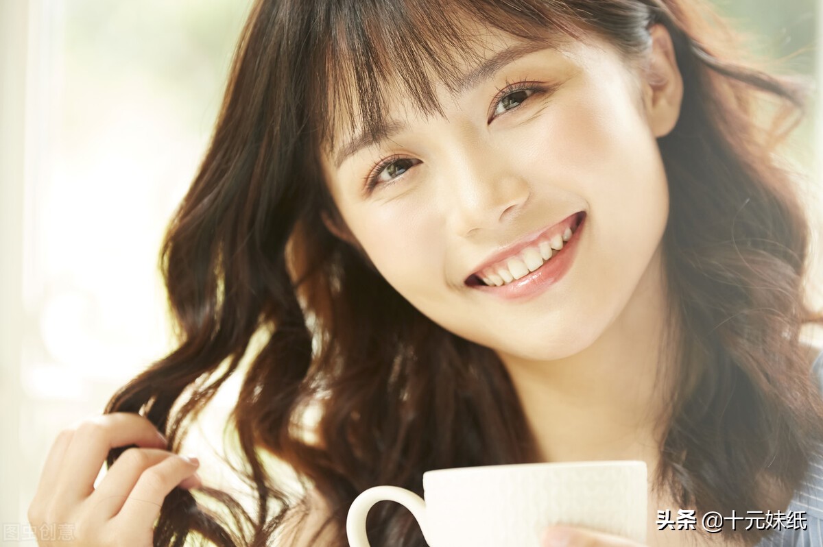 性格内向比较宅的女孩子怎么追,怎么去追一个性格内向的女人