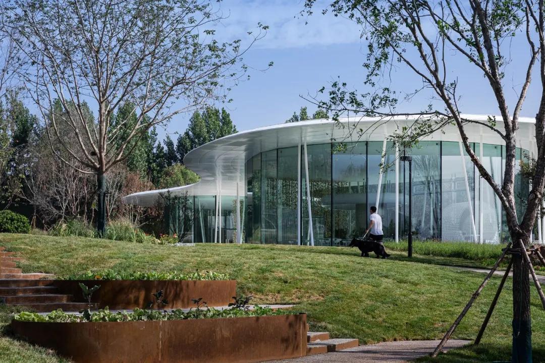 消隐在自然山水之中的四季花房——青岛万科·四季草堂