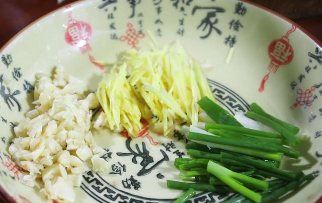 草鱼这样做麻辣鲜香好吃又入味,草鱼创意新吃法香嫩可口