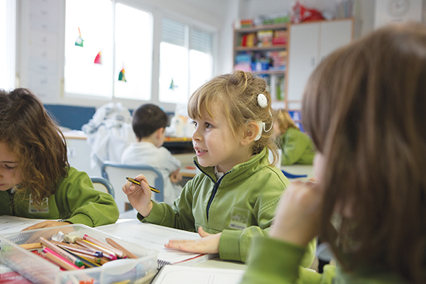 人工耳蜗怎么戴到头上,人工耳蜗怎么佩戴在头上
